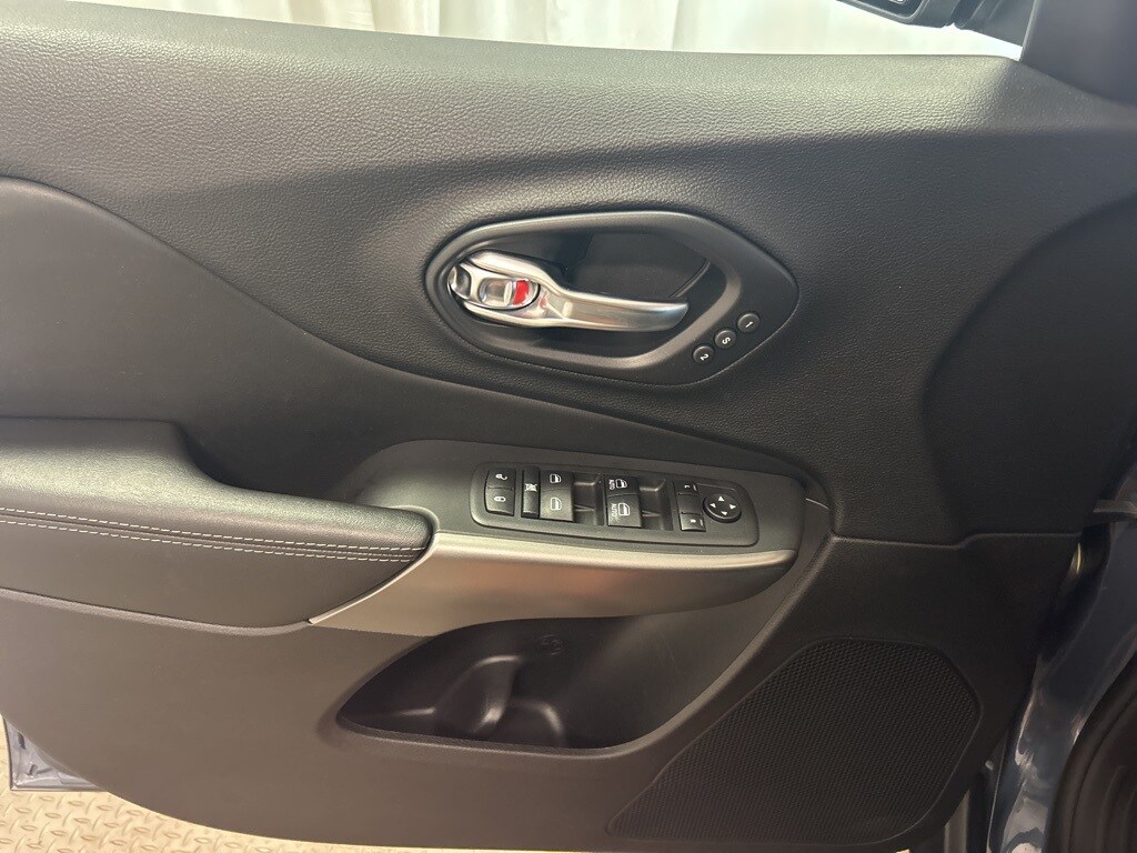 2021 Jeep Cherokee Limited photo 4