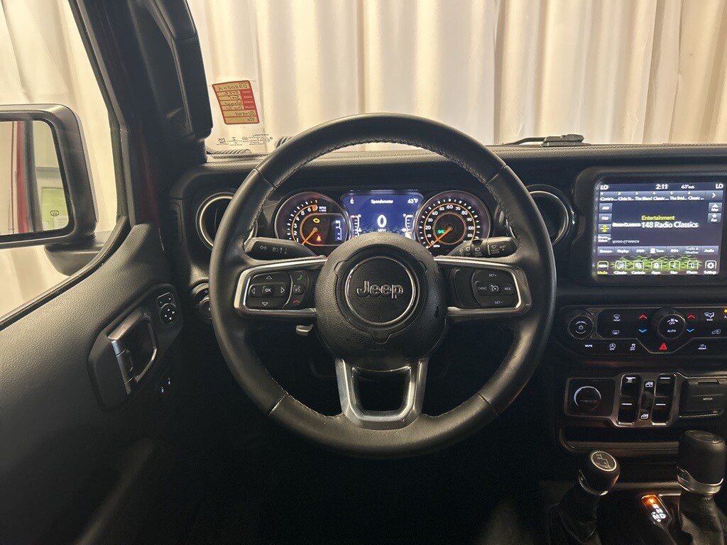 2022 Jeep Wrangler Unlimited Sahara photo 2