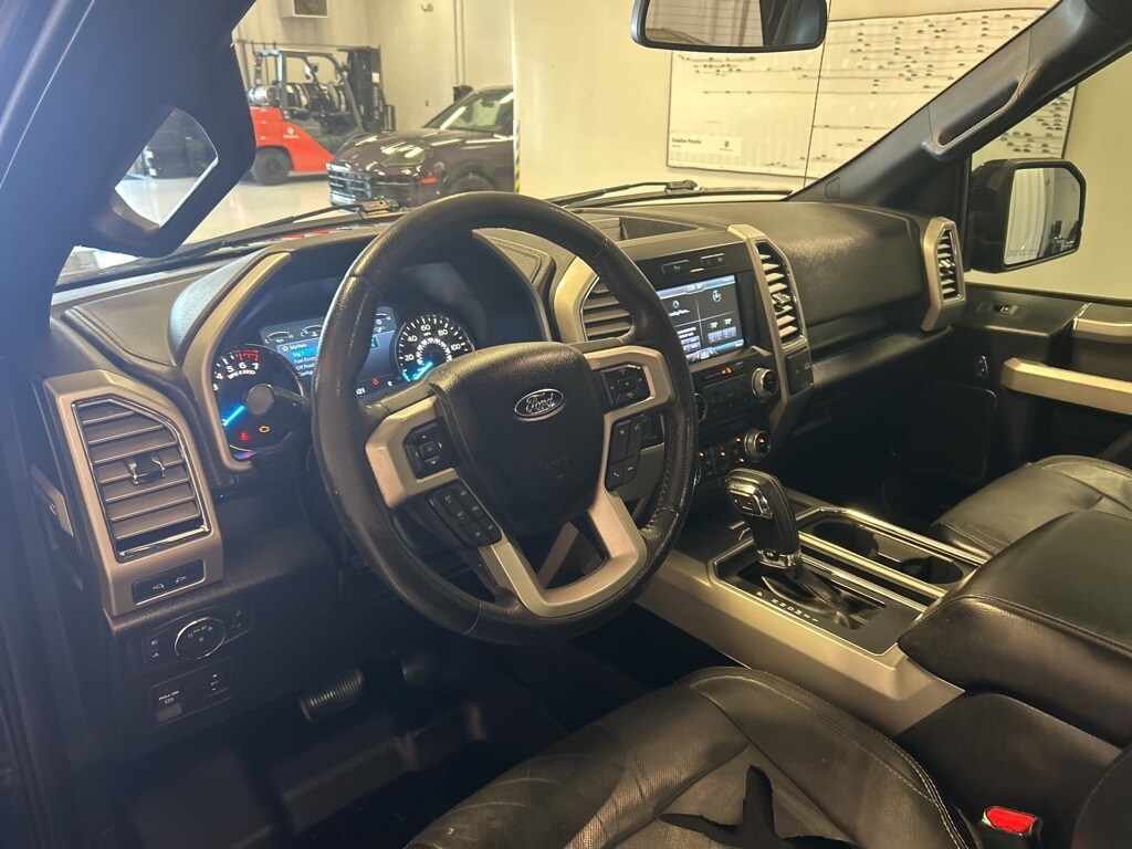 2015 Ford F-150 XLT photo 2