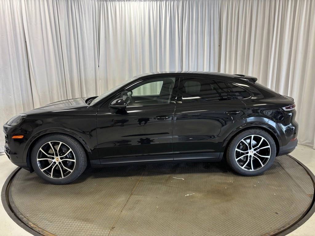 2025 Porsche Cayenne Coupe Base photo 2