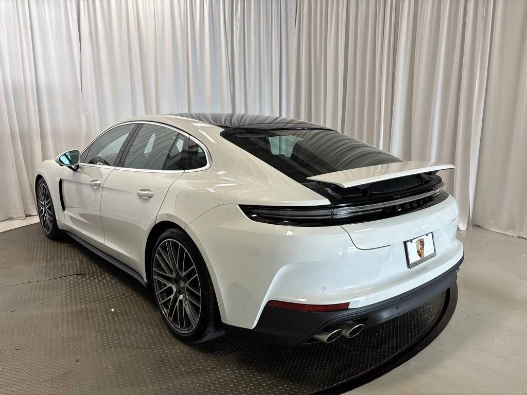 2025 Porsche Panamera 4 photo 3