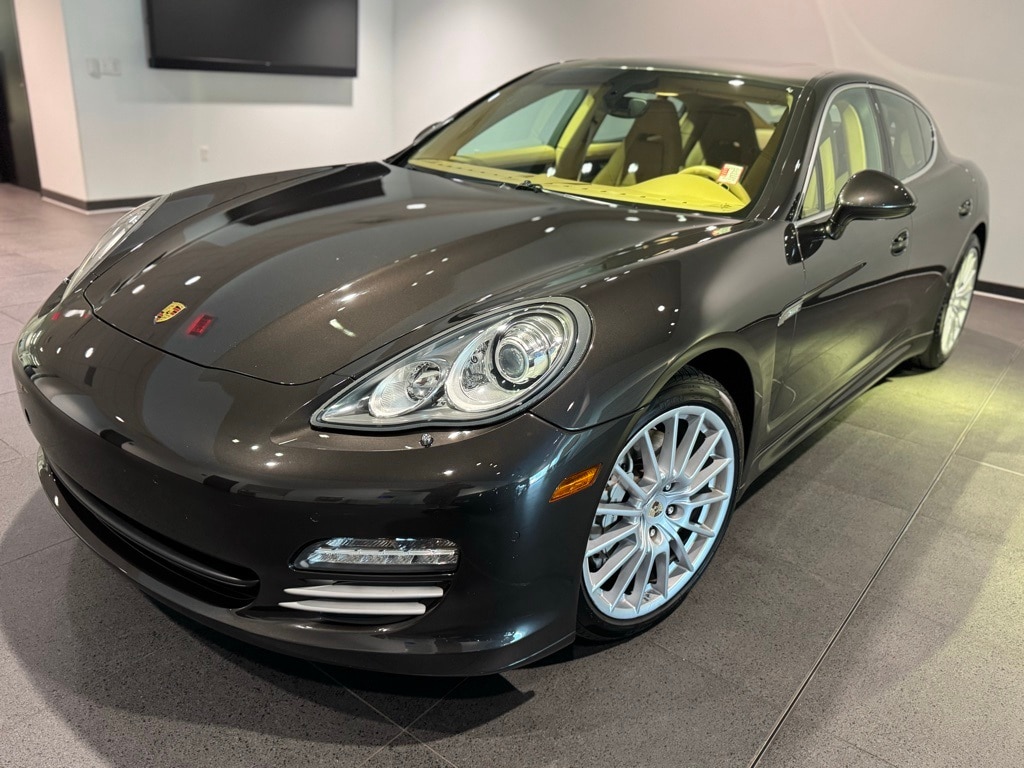 2011 Porsche Panamera S's photo