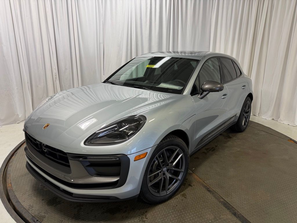 2026 Porsche Macan T's photo
