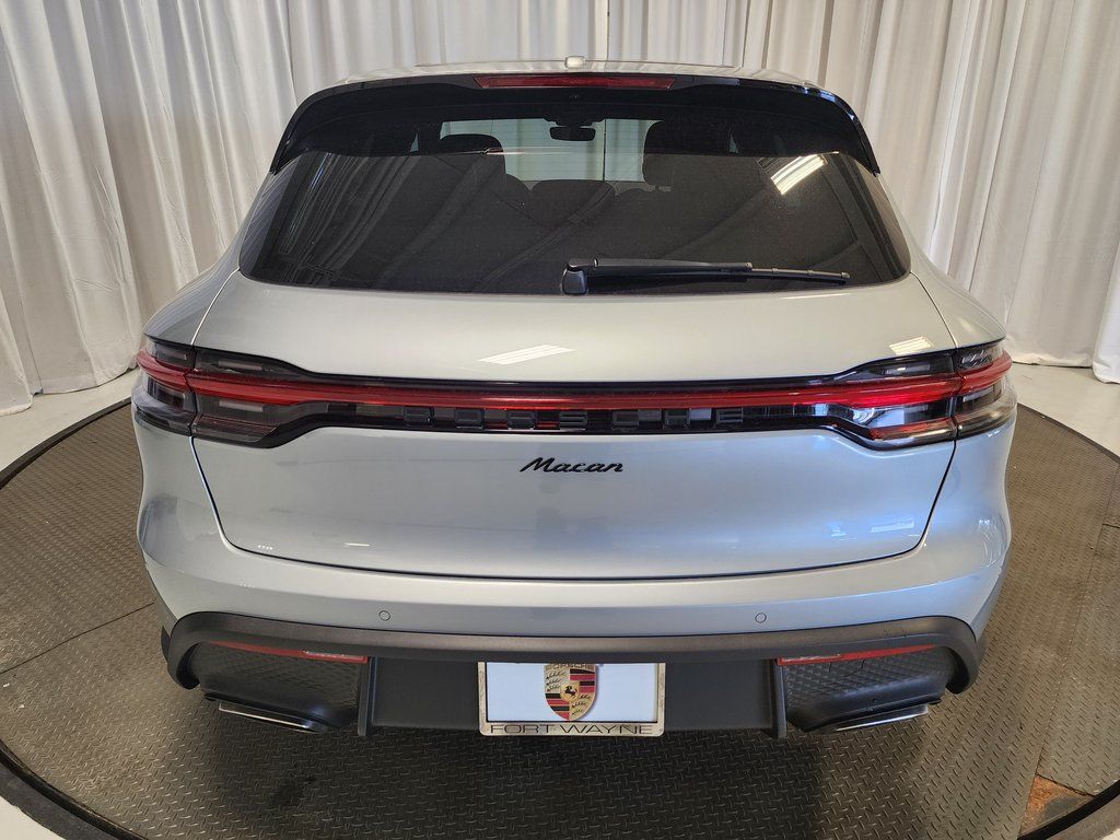 2025 Porsche Macan - Photo 26