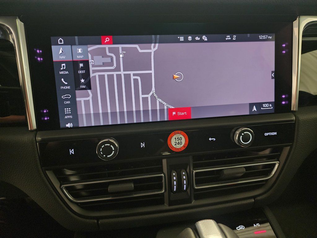 2025 Porsche Macan - Photo 8