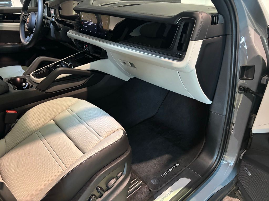 2025 Porsche Cayenne Base - Photo 31