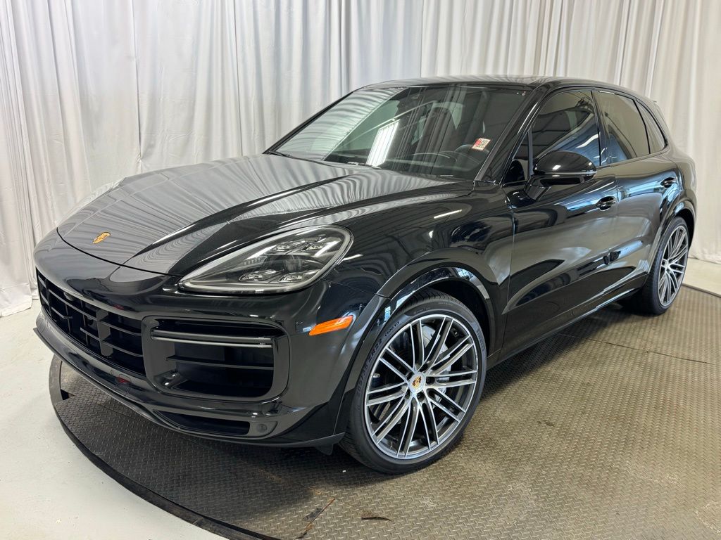 2023 Porsche Cayenne Turbo's photo