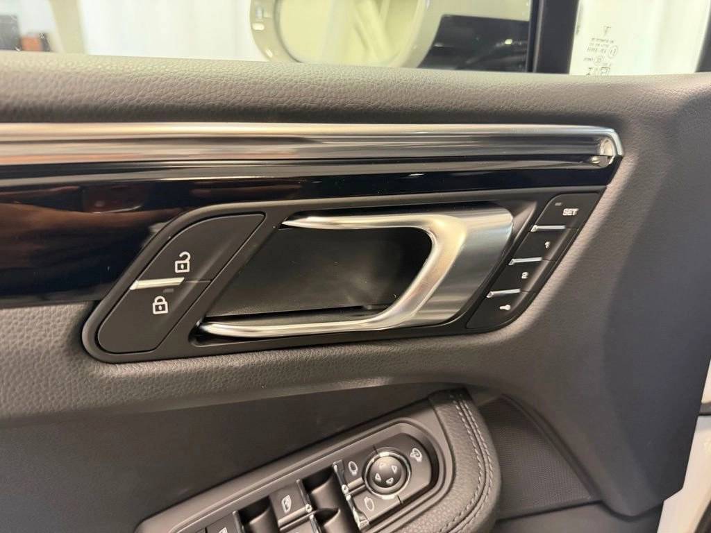 2026 Porsche Macan Base - Photo 7