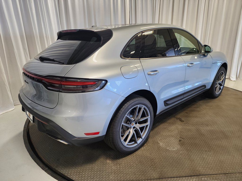 2025 Porsche Macan - Photo 27