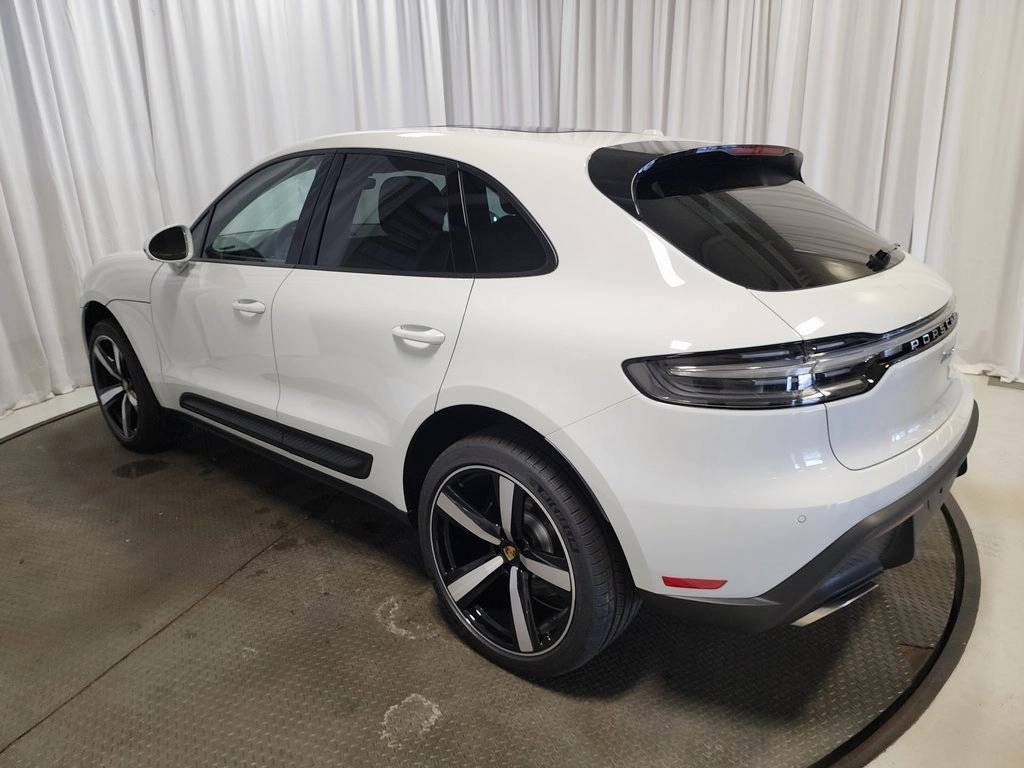 2025 Porsche Macan T photo 3