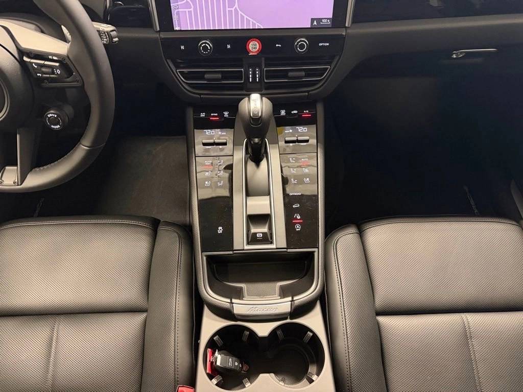 2026 Porsche Macan Base - Photo 14