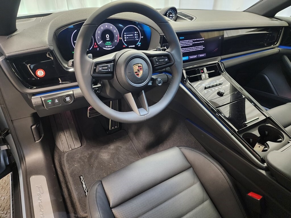 2025 Porsche Panamera E-Hybrid 4 photo 4