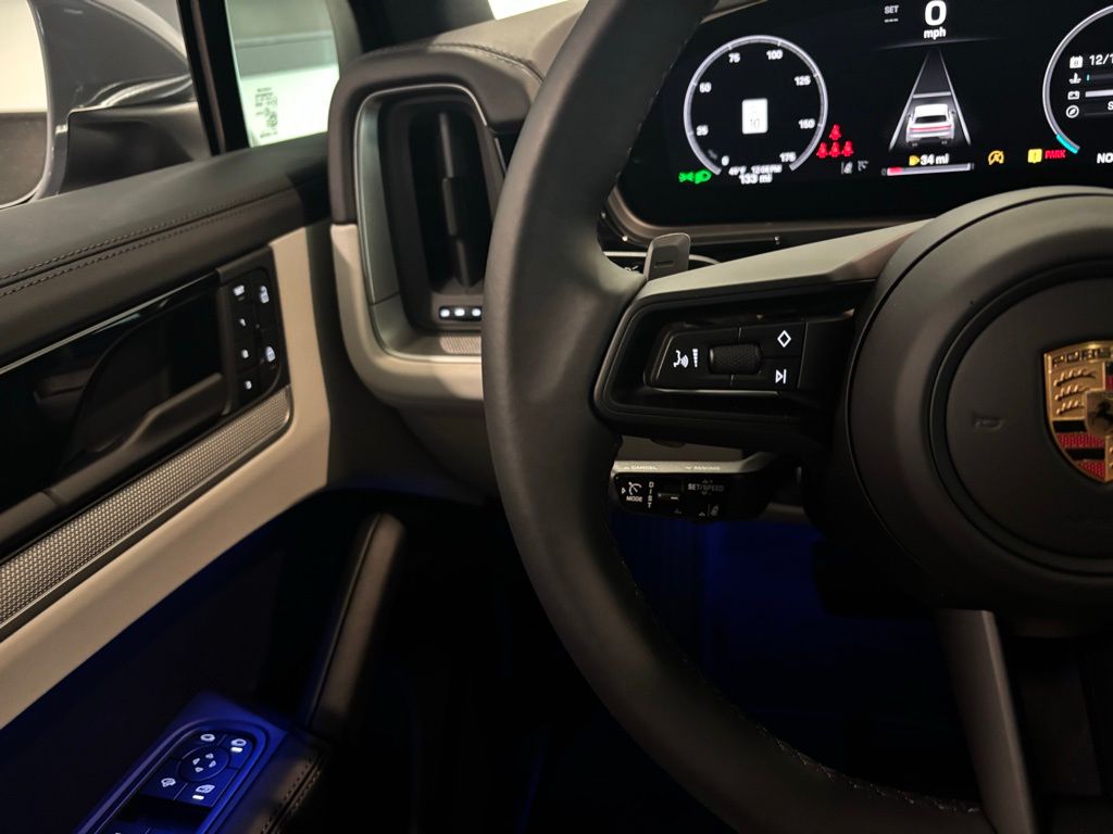 2025 Porsche Cayenne Base - Photo 15