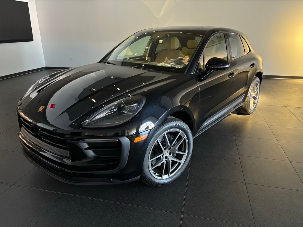 2022 Porsche Macan Base's photo