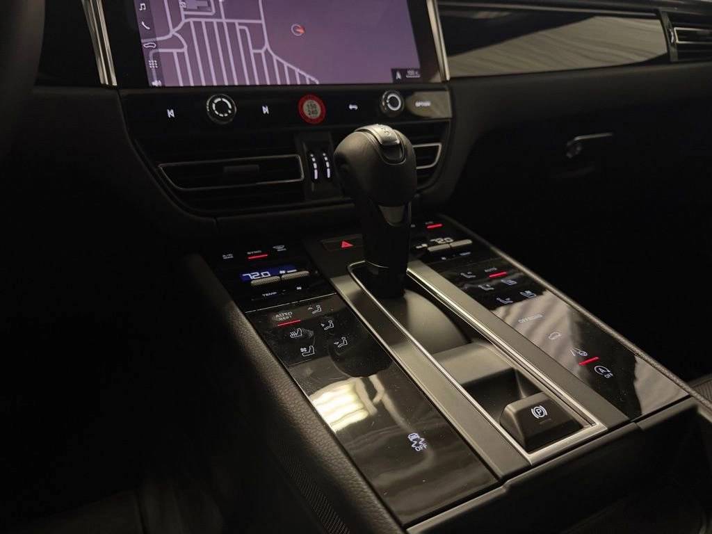 2026 Porsche Macan Base - Photo 15