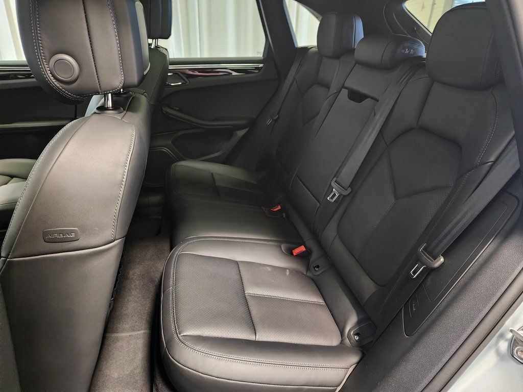 2025 Porsche Macan - Photo 21