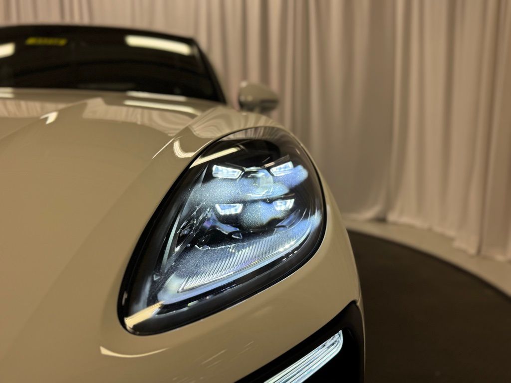 2026 Porsche Macan Base - Photo 42