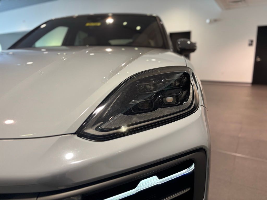2025 Porsche Cayenne Base - Photo 40