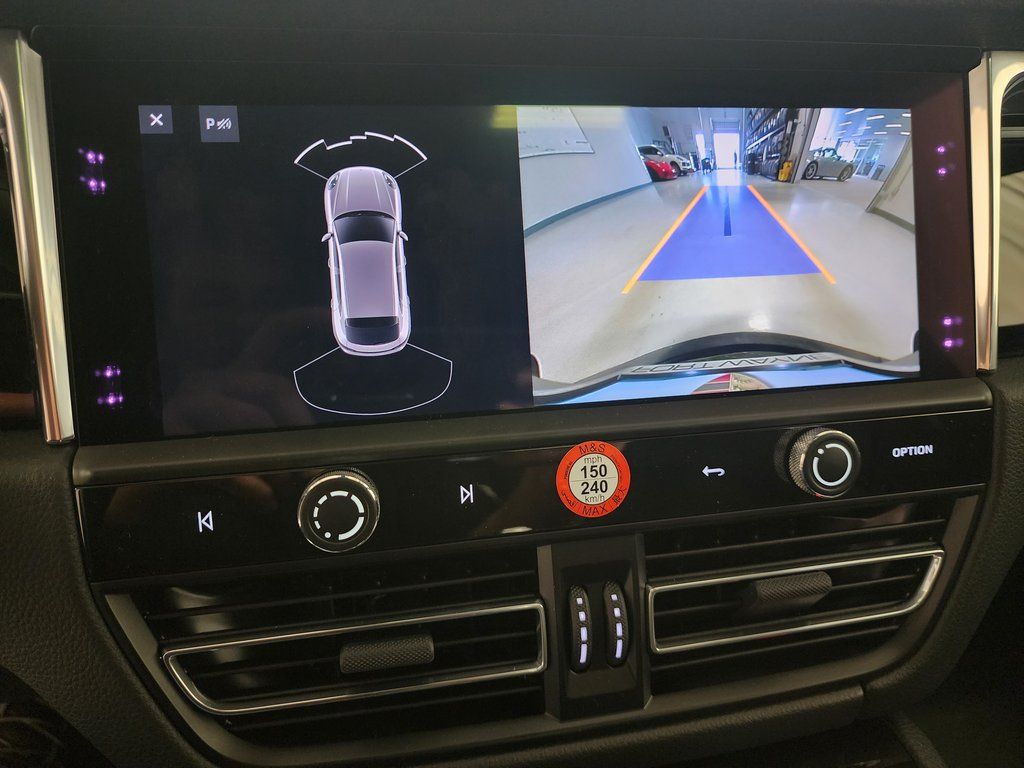 2025 Porsche Macan - Photo 10