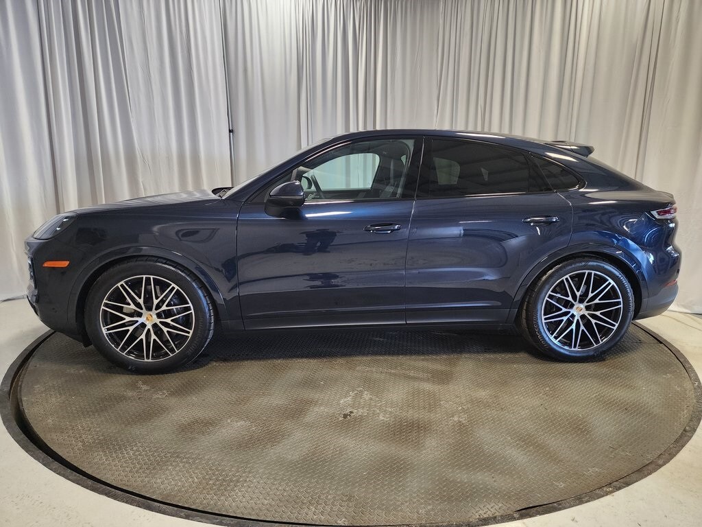 2024 Porsche Cayenne Coupe photo 2