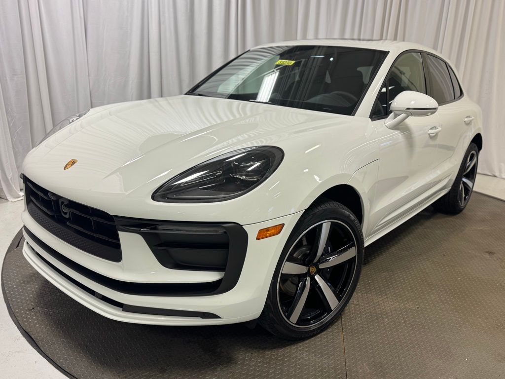 2026 Porsche Macan Base - Photo 37