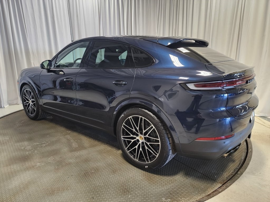 2024 Porsche Cayenne Coupe photo 3