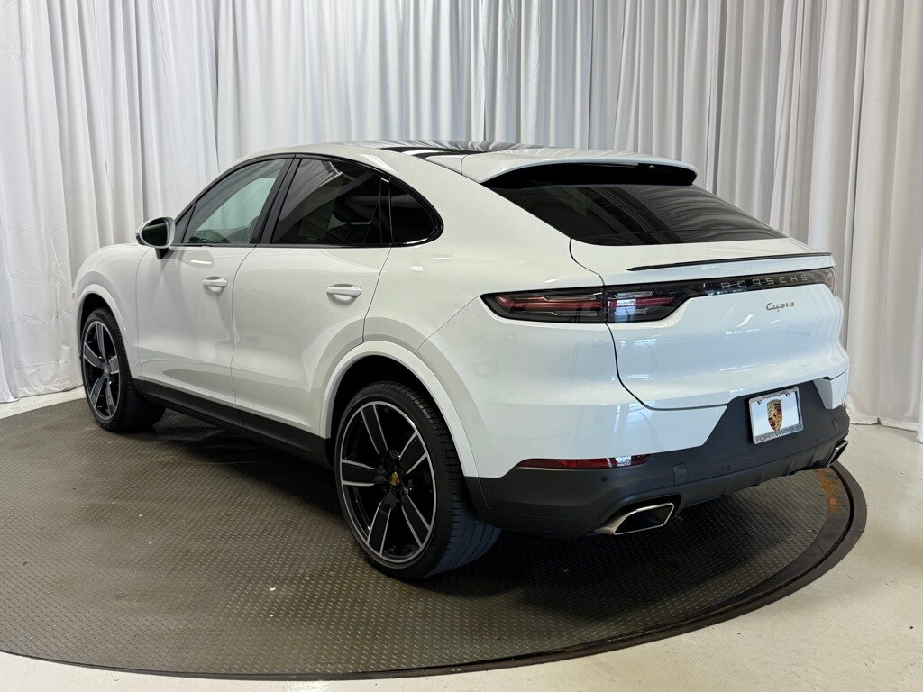 2022 Porsche Cayenne Coupe Base photo 3