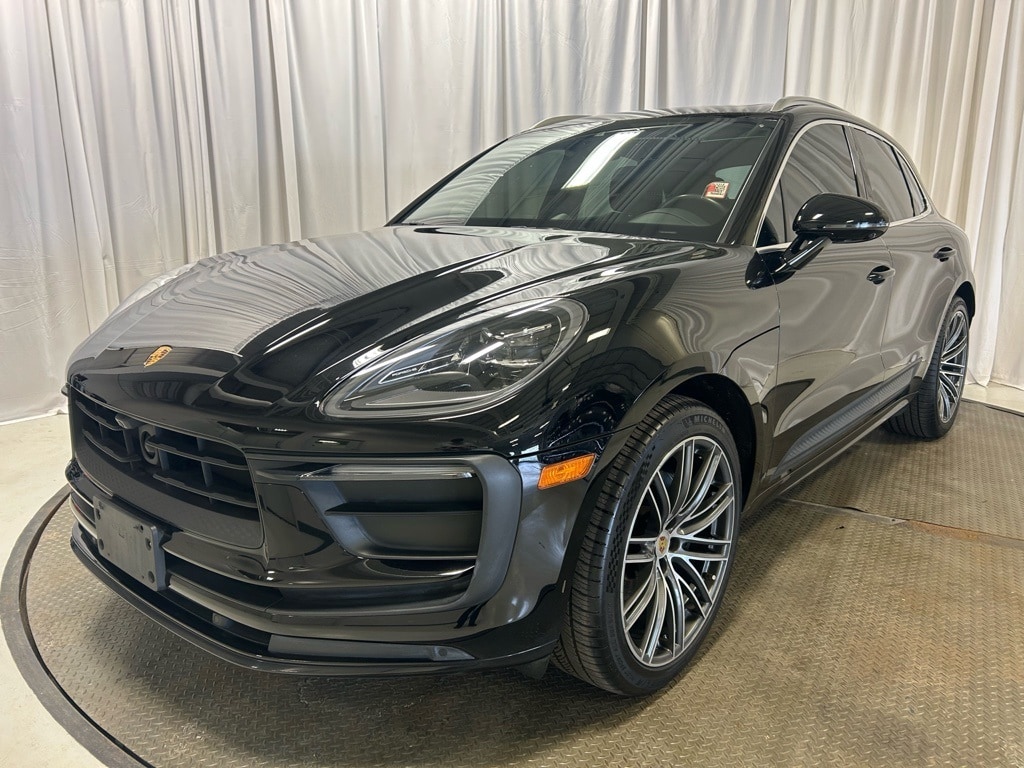 2023 Porsche Macan Base