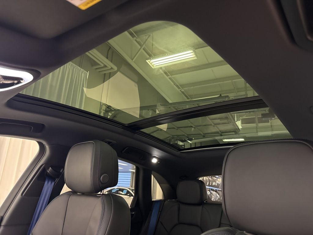 2026 Porsche Macan Base - Photo 26