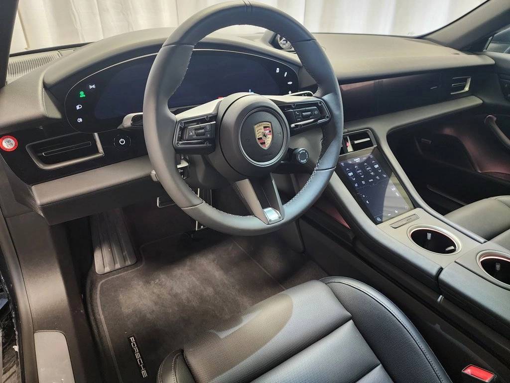 2025 Porsche Taycan Base photo 4