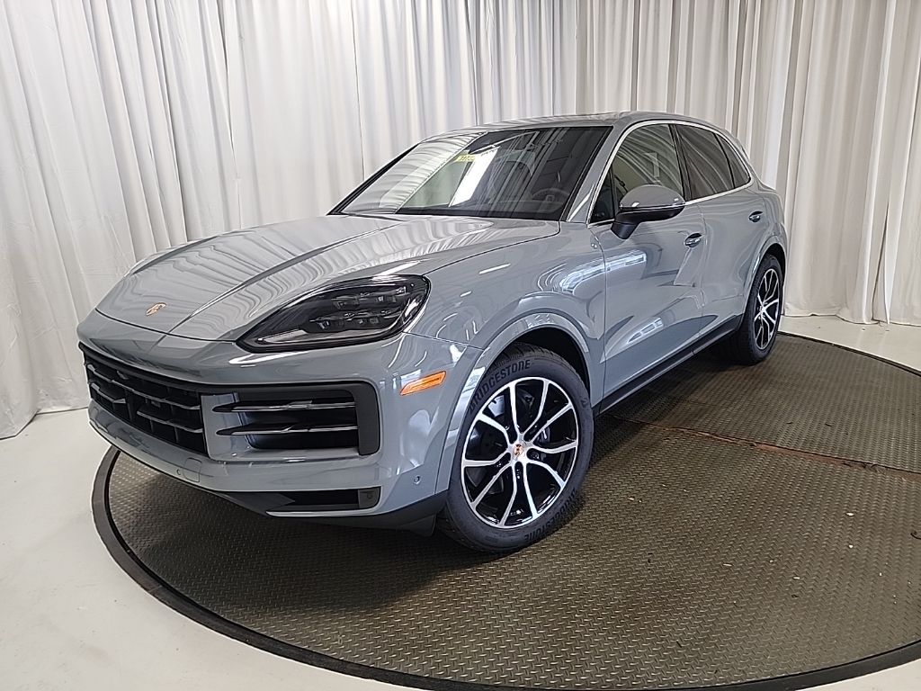 2025 Porsche Cayenne -'s photo