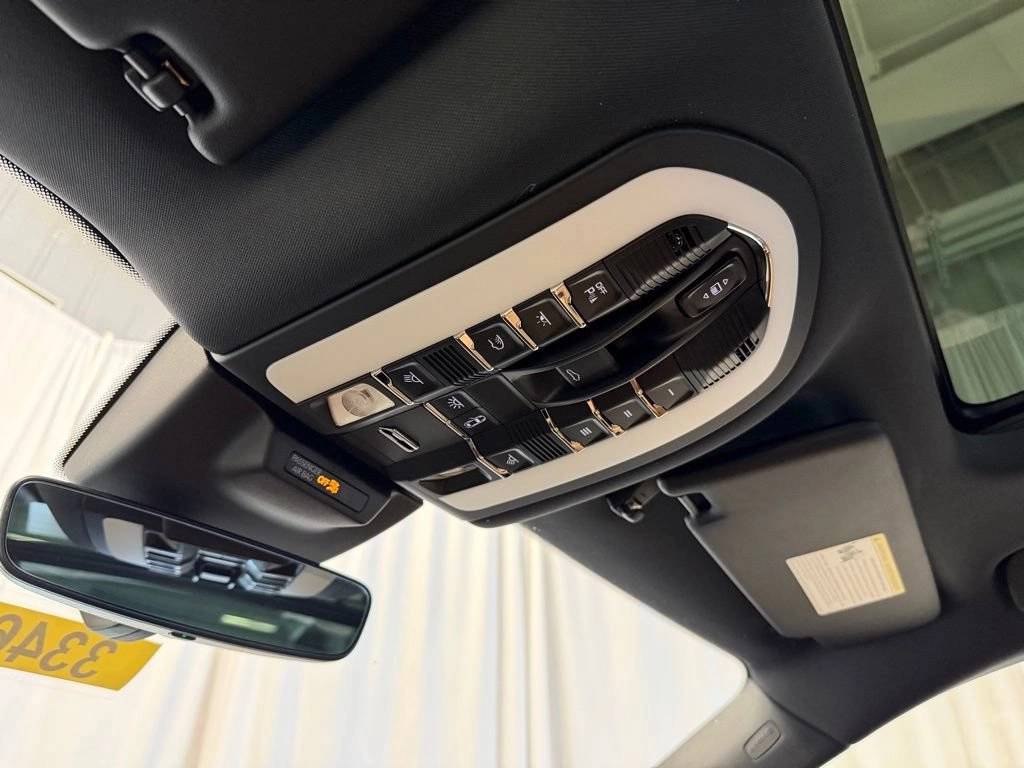 2026 Porsche Macan Base - Photo 22
