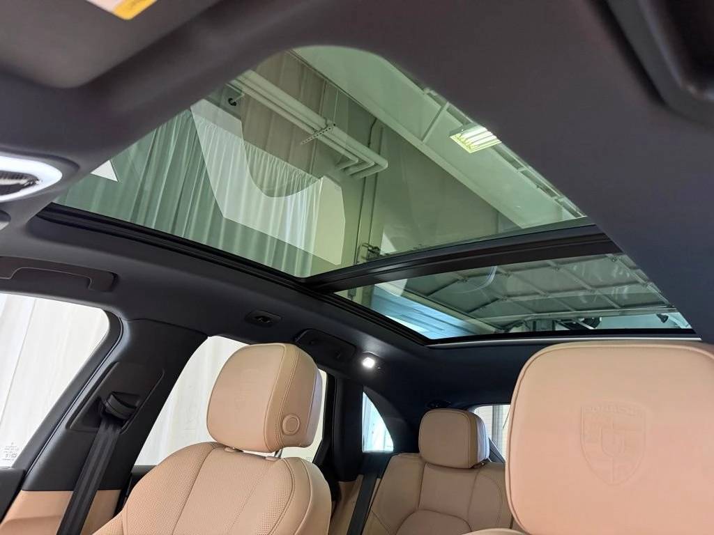 2026 Porsche Macan Base - Photo 7