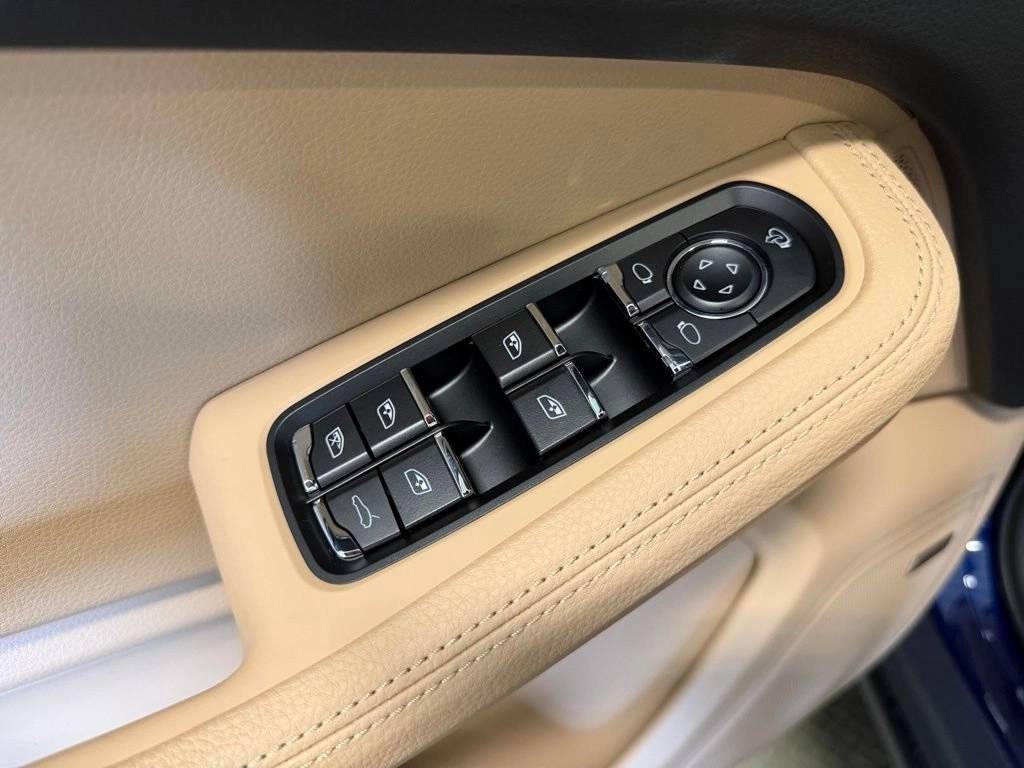 2026 Porsche Macan Base - Photo 10