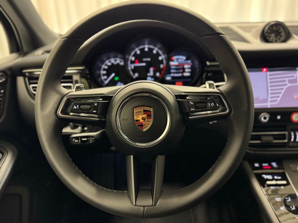 2026 Porsche Macan Base - Photo 13