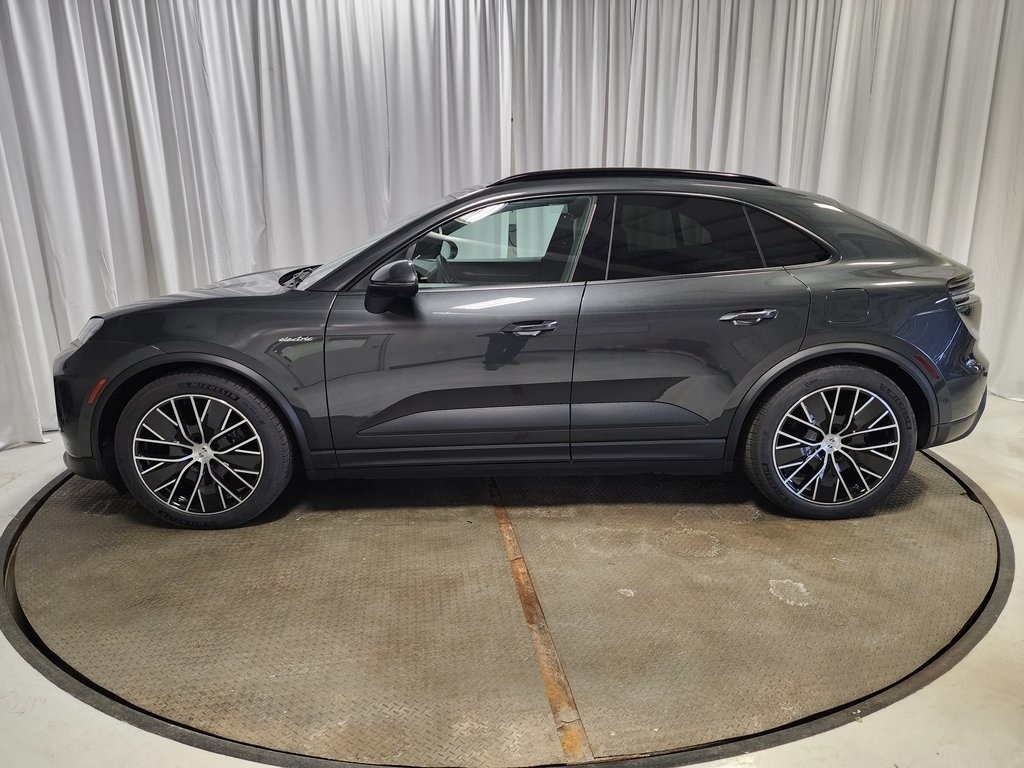 Certified 2024 Porsche Macan Base with VIN WP1AA2XA1RL000883 for sale in Fort Wayne, IN