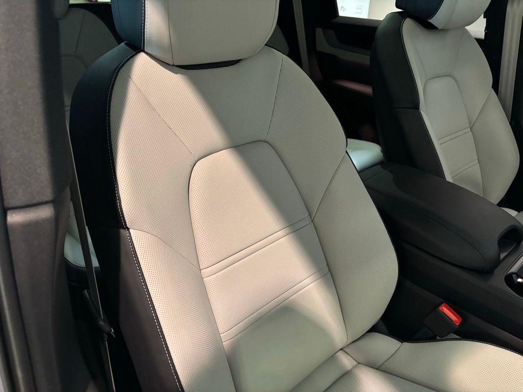 2025 Porsche Cayenne Base - Photo 30