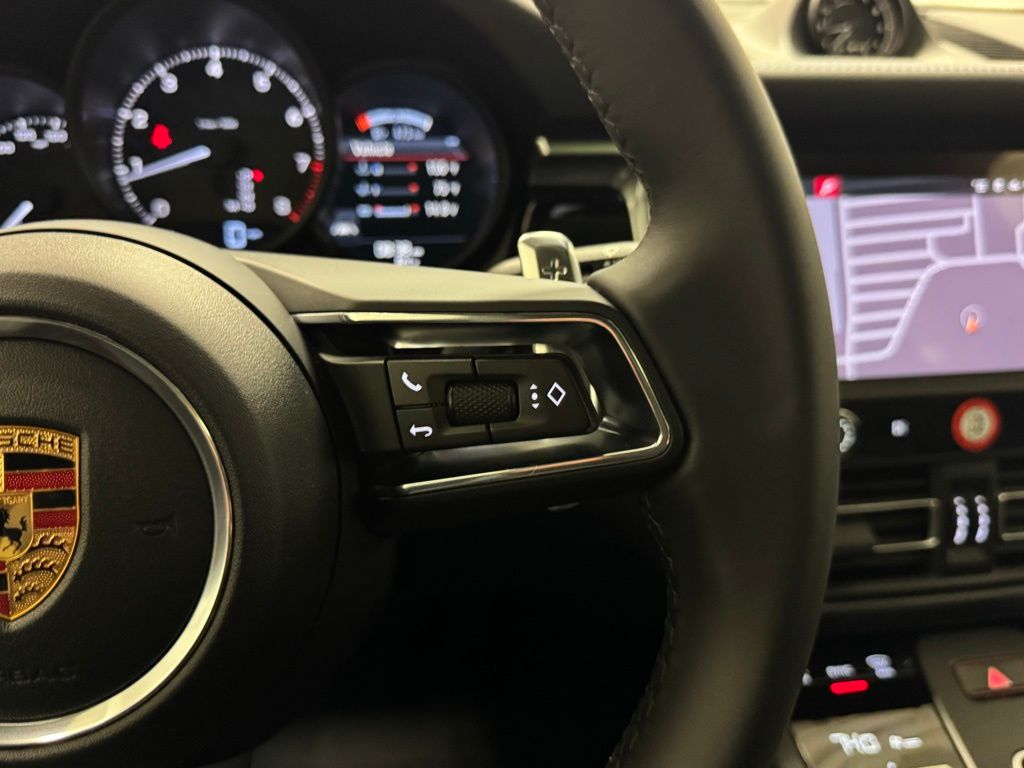 2026 Porsche Macan Base - Photo 16