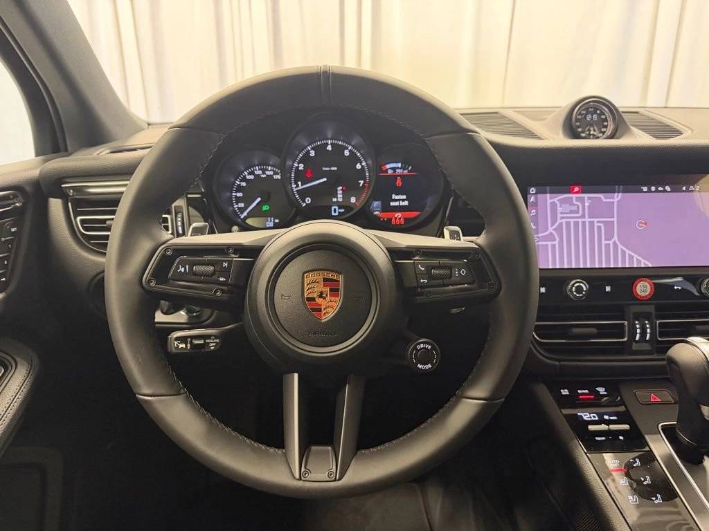 2026 Porsche Macan Base - Photo 11