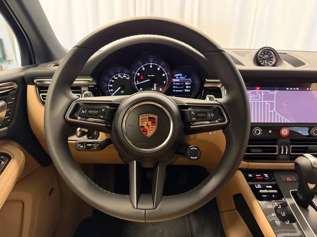 2026 Porsche Macan Base - Photo 14