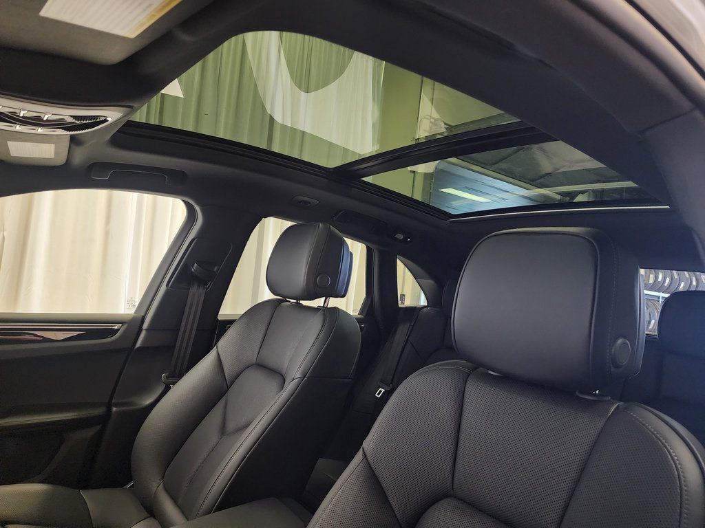 2025 Porsche Macan - Photo 19