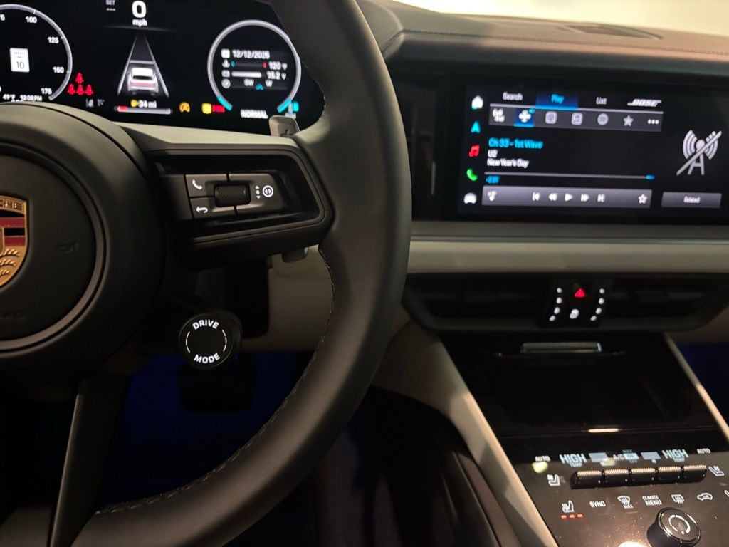 2025 Porsche Cayenne Base - Photo 16