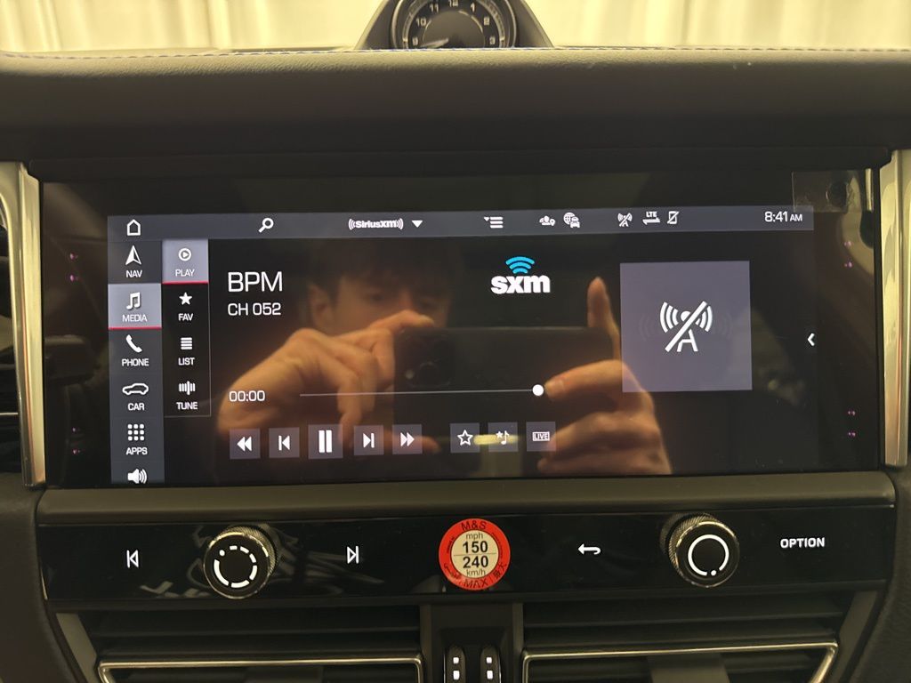 2026 Porsche Macan Base - Photo 23