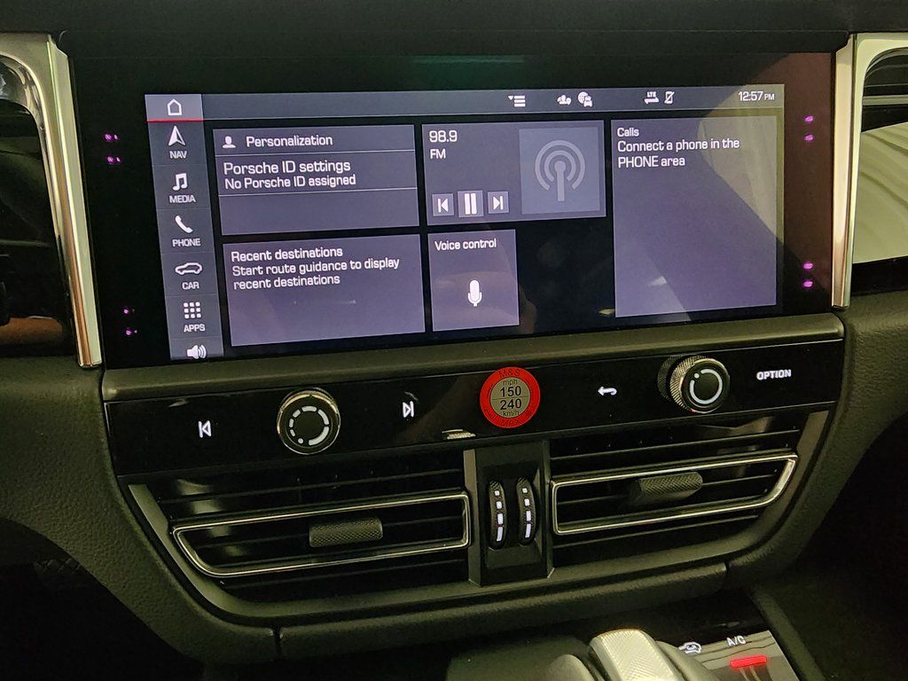 2025 Porsche Macan - Photo 7