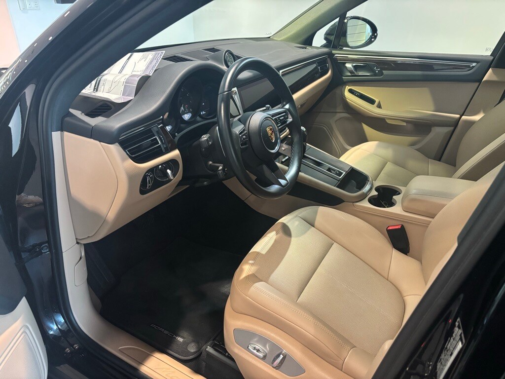 Certified 2022 Porsche Macan . SUV