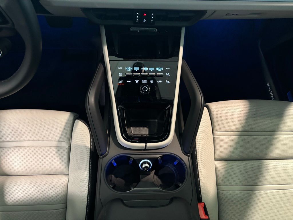 2025 Porsche Cayenne Base - Photo 18