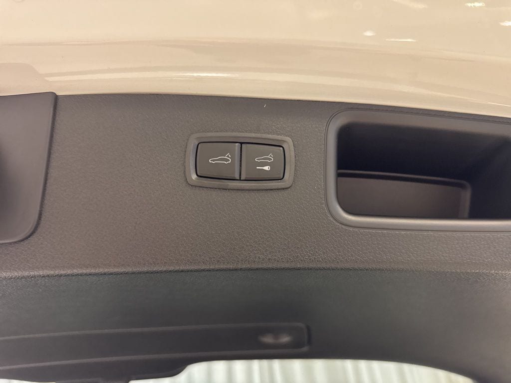 2026 Porsche Macan Base - Photo 36