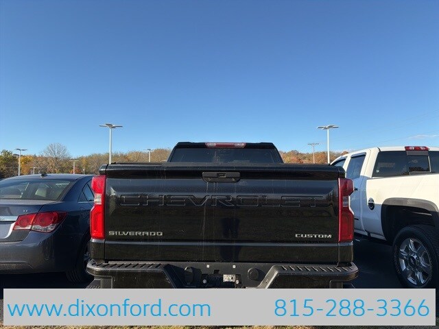 2019 Chevrolet Silverado 1500 Custom Trail Boss photo 2