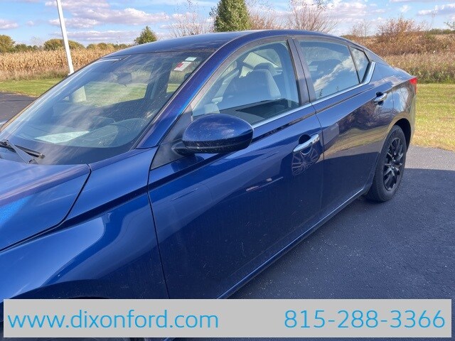 2019 Nissan Altima 2.5 S photo 2