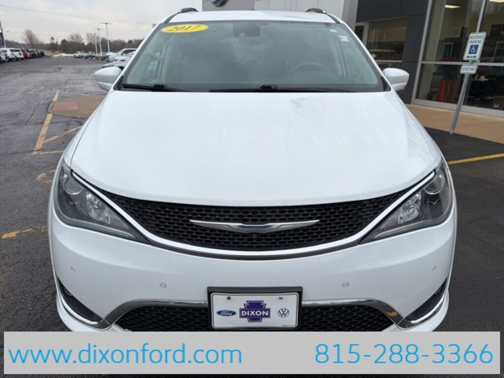 Used 2017 Chrysler Pacifica Touring L Plus Minivan/Van